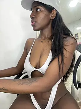 Snapshot of Alma_Stevenson chatting on July 1, 3:01 pm Alma Stevenson online show from July 1, 3:01 pm