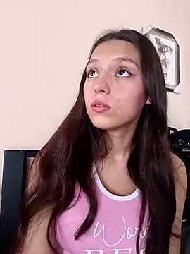 Snapshot of Lahila_ chatting on February 17, 3:29 pm Lahila online show from February 17, 3:29 pm