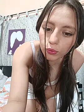 Snapshot of Lahila_ chatting on May 18, 2:45 pm Lahila online show from May 18, 2:45 pm