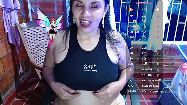 Snapshot of Milf_Fantassyy chatting on November 22, 12:09 am Milf Fantassyy online show from November 22, 12:09 am