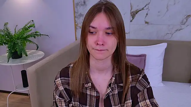 AmadaReine online show from October 1, 4:02 pm