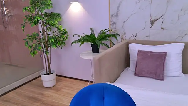 AmadaReine online show from November 23, 4:07 pm