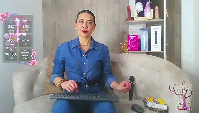 cortney tayler online show from November 27, 7:49 pm