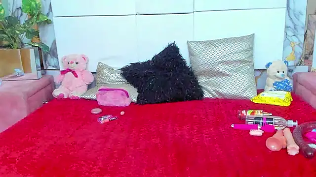 KloeANDbritany online show from October 25, 2:35 pm