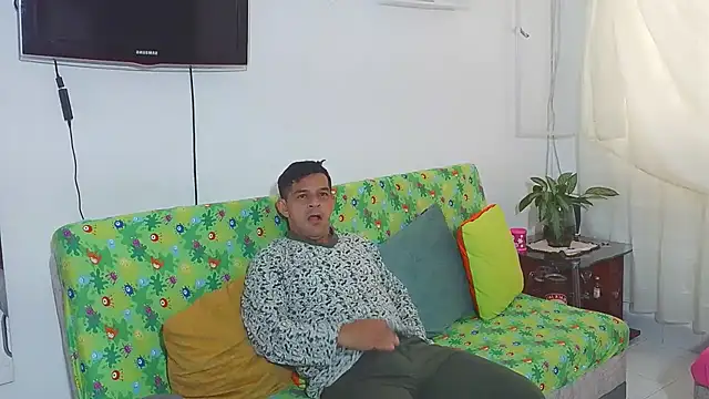 Nicolletorres2 online show from February 13, 3:41 pm