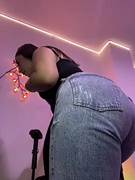 Amelia laurent online show from March 17, 1:10 am