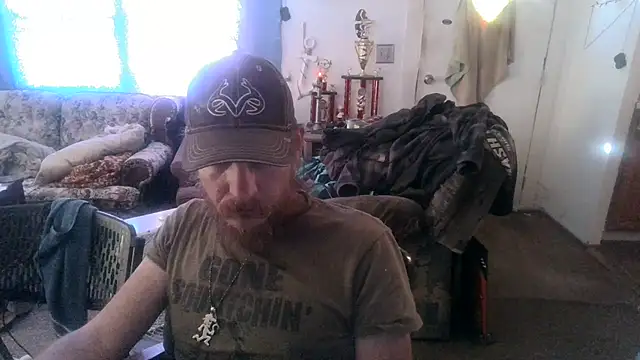 Poundtown1226 online show from September 18, 6:10 pm