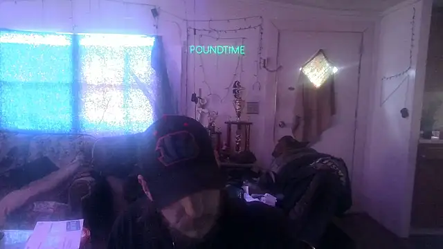 Poundtown1226 online show from January 7, 7:05 pm