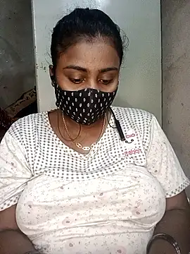 Snapshot of Schii69 chatting on January 18, 9:07 pm Schii69 online show from January 18, 9:07 pm