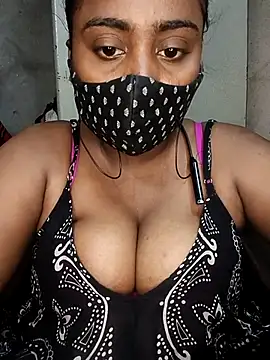 Snapshot of Schii69 chatting on February 4, 7:53 pm Schii69 online show from February 4, 7:53 pm