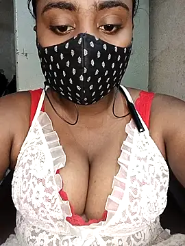 Snapshot of Schii69 chatting on February 10, 10:19 am Schii69 online show from February 10, 10:19 am