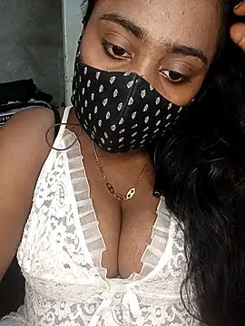 Snapshot of Schii69 chatting on February 12, 8:37 pm Schii69 online show from February 12, 8:37 pm