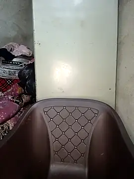 Snapshot of Schii69 chatting on February 16, 3:24 am Schii69 online show from February 16, 3:24 am