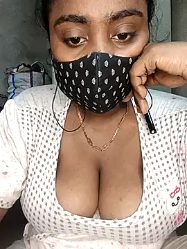 Snapshot of Schii69 chatting on February 23, 7:28 am Schii69 online show from February 23, 7:28 am