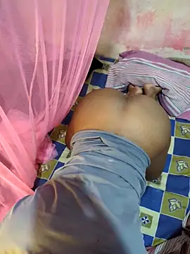 LarkingNewel online show from February 19, 1:56 am