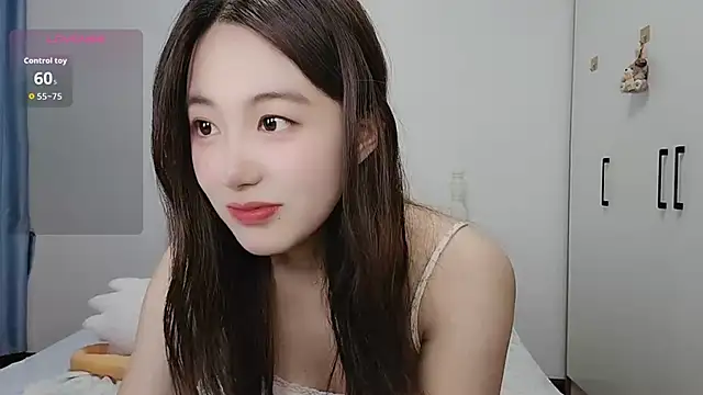 Snapshot of Luna_868 chatting on September 16, 7:04 pm Luna 868 online show from September 16, 7:04 pm