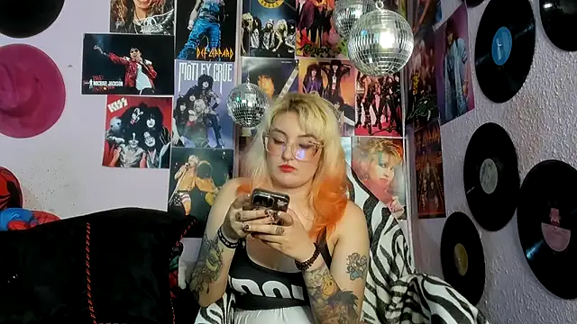 Avril Maria online show from March 14, 8:58 pm