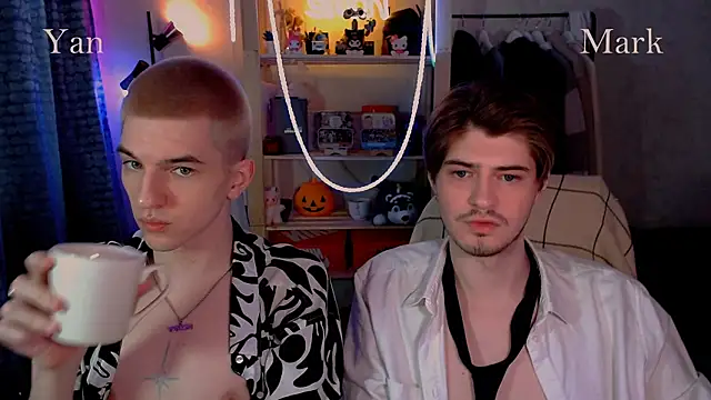 Snapshot of itsyanbb chatting on March 22, 2:53 pm itsyanbb online show from March 22, 2:53 pm