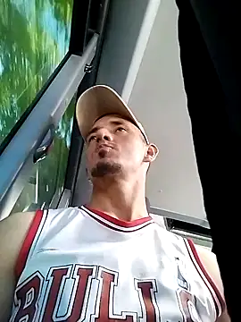 Snapshot of JuanD_vero chatting on October 6, 3:09 pm JuanD vero online show from October 6, 3:09 pm