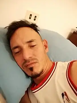 Snapshot of JuanD_vero chatting on October 23, 8:51 pm JuanD vero online show from October 23, 8:51 pm