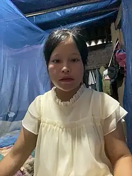 Snapshot of O_o_UwU_o_O chatting on October 18, 8:26 am O o UwU o O online show from October 18, 8:26 am