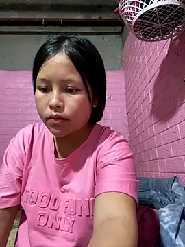 Snapshot of O_o_UwU_o_O chatting on October 21, 10:05 am O o UwU o O online show from October 21, 10:05 am