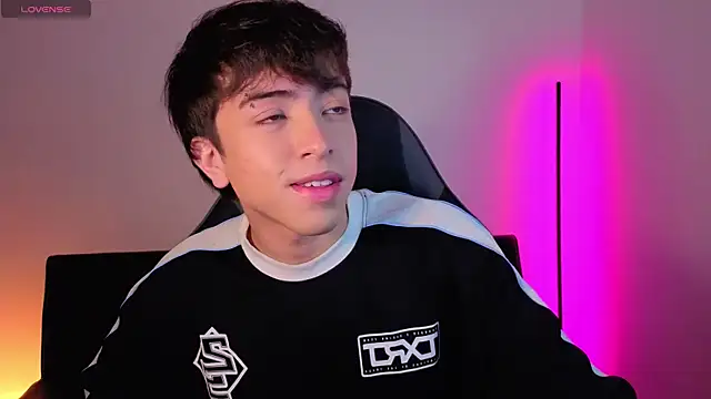 onlinenico online show from December 1, 8:03 pm