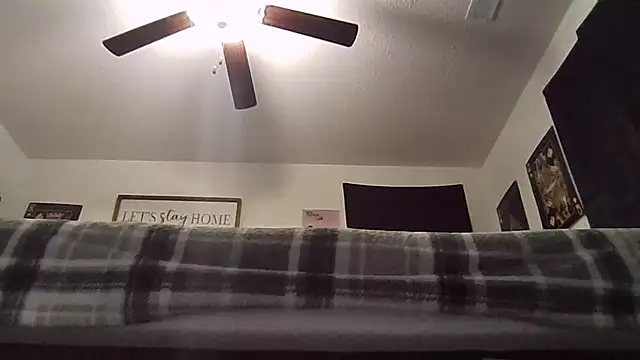 sexybigdick04 online show from March 29, 8:09 pm