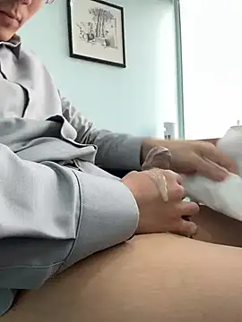 miniyellower online show from February 10, 7:34 am