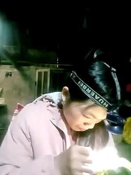 ngan-cute online show from December 18, 3:01 am