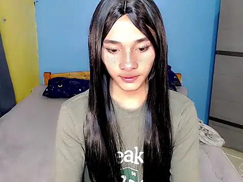 Petite HugeCock online show from July 1, 9:44 am