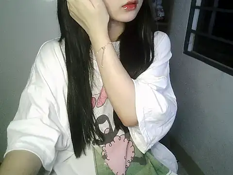 Snapshot of Annabelle-e chatting on October 10, 5:34 pm Annabelle-e online show from October 10, 5:34 pm