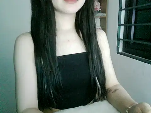 Snapshot of Annabelle-e chatting on October 13, 5:57 pm Annabelle-e online show from October 13, 5:57 pm