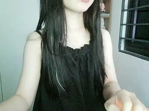 Snapshot of Annabelle-e chatting on October 18, 6:30 pm Annabelle-e online show from October 18, 6:30 pm