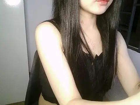 Snapshot of Annabelle-e chatting on October 28, 3:14 pm Annabelle-e online show from October 28, 3:14 pm