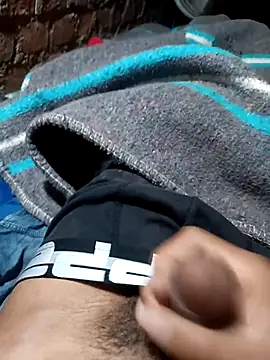 Snapshot of EMERKITHO_20_R chatting on October 3, 2:25 pm EMERKITHO 20 R online show from October 3, 2:25 pm