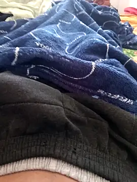 Snapshot of EMERKITHO_20_R chatting on November 6, 2:29 pm EMERKITHO 20 R online show from November 6, 2:29 pm