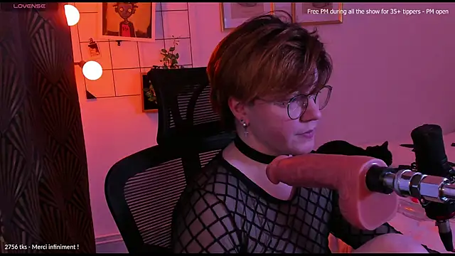 Snapshot of MossPrince chatting on November 21, 5:00 pm MossPrince online show from November 21, 5:00 pm