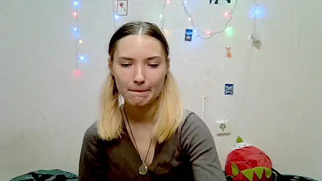  kikiclark   online show from September 20, 8:43 pm