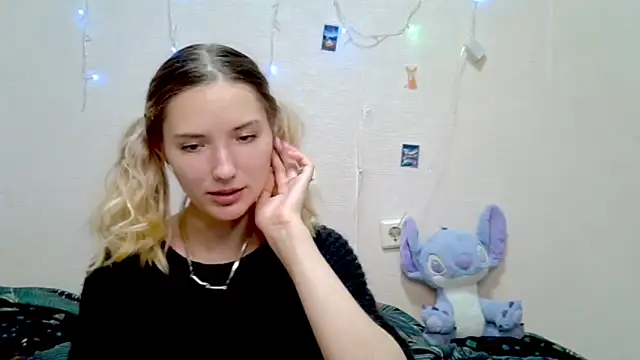  kikiclark   online show from September 24, 8:45 pm