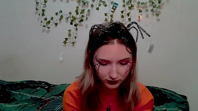  kikiclark   online show from October 31, 7:26 pm