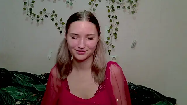  kikiclark   online show from November 1, 8:55 pm