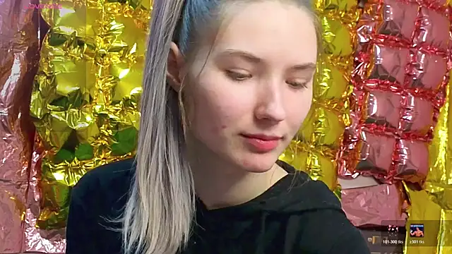 Snapshot of _kikiclark__ chatting on April 19, 8:11 pm kikiclark online show from April 19, 8:11 pm