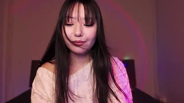 Snapshot of WonderMira chatting on February 10, 12:42 pm WonderMira online show from February 10, 12:42 pm