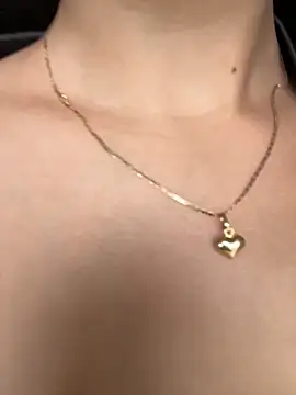 Juanita-Diaz online show from November 5, 8:31 pm