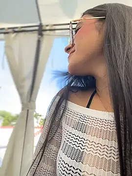 Juanita-Diaz online show from November 15, 8:38 pm