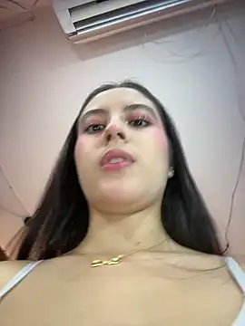 Snapshot of Juanita-Diaz chatting on May 21, 8:38 pm Juanita-Diaz online show from May 21, 8:38 pm