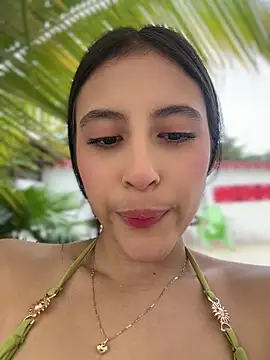 Juanita-Diaz online show from July 11, 8:11 pm