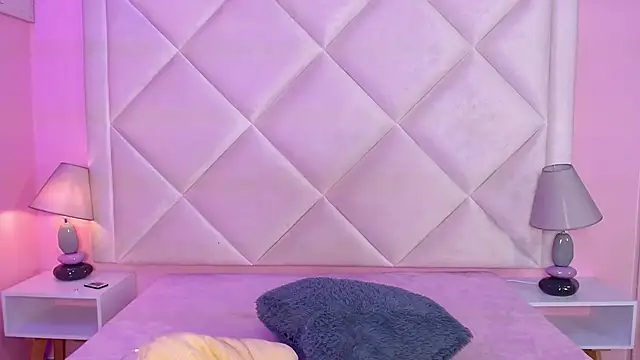 Snapshot of Miaa_Smithh__ chatting on October 23, 11:31 am Miaa Smithh online show from October 23, 11:31 am