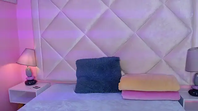 Snapshot of Miaa_Smithh__ chatting on October 29, 12:29 pm Miaa Smithh online show from October 29, 12:29 pm